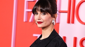 Нина Добрев на 37 - щура и по-прекрасна от всякога!  