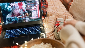 Ода за Коледа, мандарините, "Сам вкъщи" и сармите