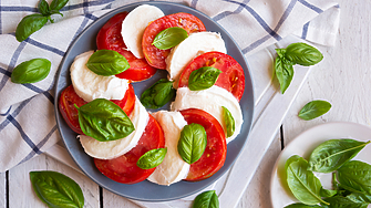 Салата "Капрезе" – вкусната ѝ история + класическа рецепта