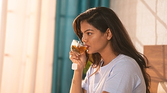 Пих зелен чай вместо кафе в продължение на месец и това изцяло промени енергията ми