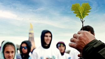 Да посадиш една фиданка е жест, да се грижиш за нея е отговорност!