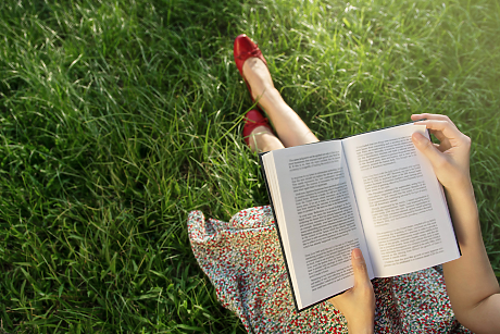 7 книги, с които да се сдобиеш на Пролетния панаир на книгата 2025