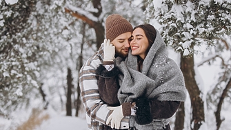 Зодиите, които ще преживеят променяща живота любов на прага на 2026-а  