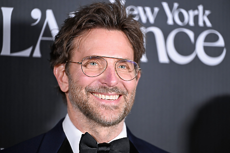 Край на слуховете: правил ли си е Брадли Купър пластични операции? 