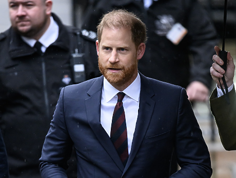 Принц Хари на ръба на сълзите: „Британските таблоиди правят живота на Меган абсолютна мъка“