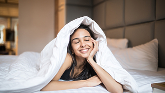 Хигиена на съня: Ето колко често трябва да перете одеялата си