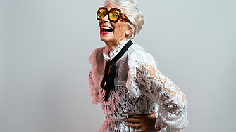 Тези 3 зодии са най-добрите баби в зодиака