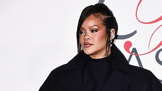 Стреляха по дома на Риана в Бевърли Хилс, докато певицата е била вътре