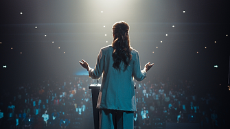 Жените и невидимият праг в лидерството: как да го преодолеем?