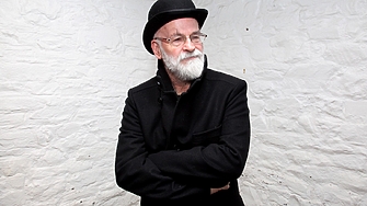 „Истинската глупост надминава изкуствения интелект всеки път” - великият Тери Пратчет