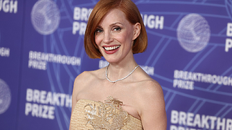 Късо, още по-късо! Джесика Частейн изненада с дръзка прическа минути преди да се качи на червения килим