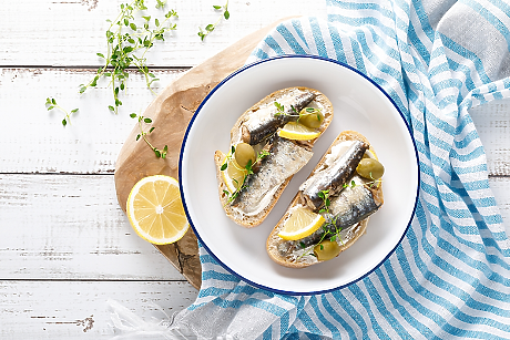 Защо трябва да хапваме сардини за закуска