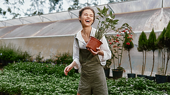 Време е да се изцапате! Ето защо е полезно да се ровите в пръстта с голи ръце